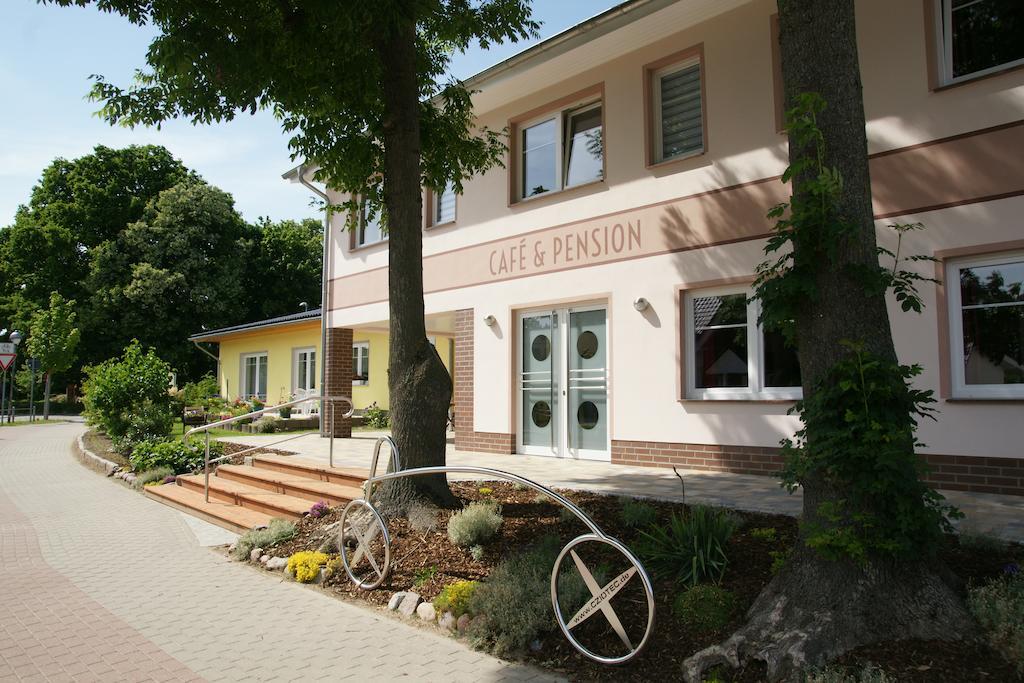 Cafe Und Pension Blohm Greifswald Exterior photo