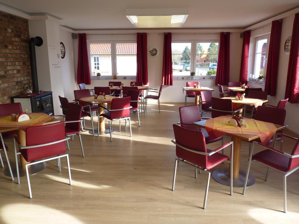 Cafe Und Pension Blohm Greifswald Exterior photo