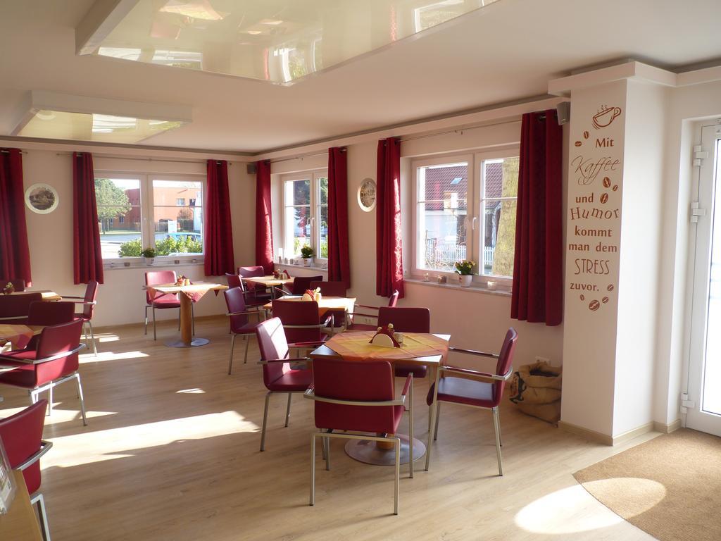 Cafe Und Pension Blohm Greifswald Exterior photo