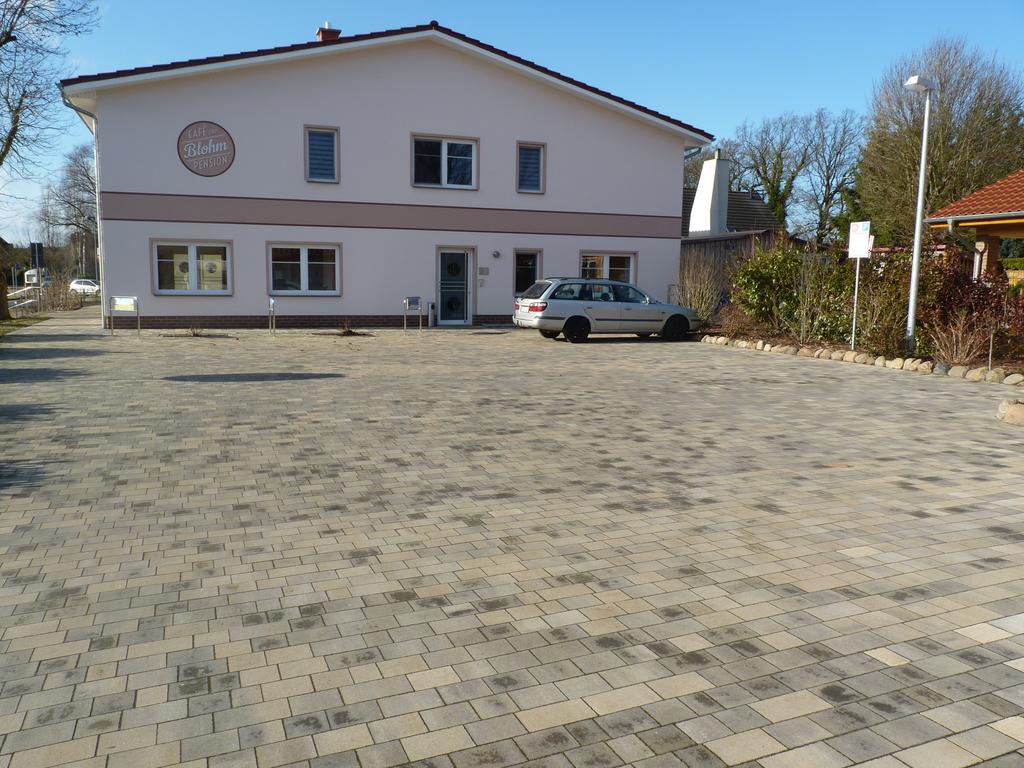 Cafe Und Pension Blohm Greifswald Exterior photo